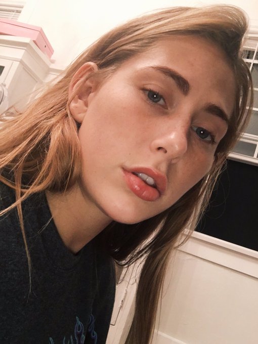 tired of making dumb faces for selfies so here lol https://t.co/I7uhjm5SxE