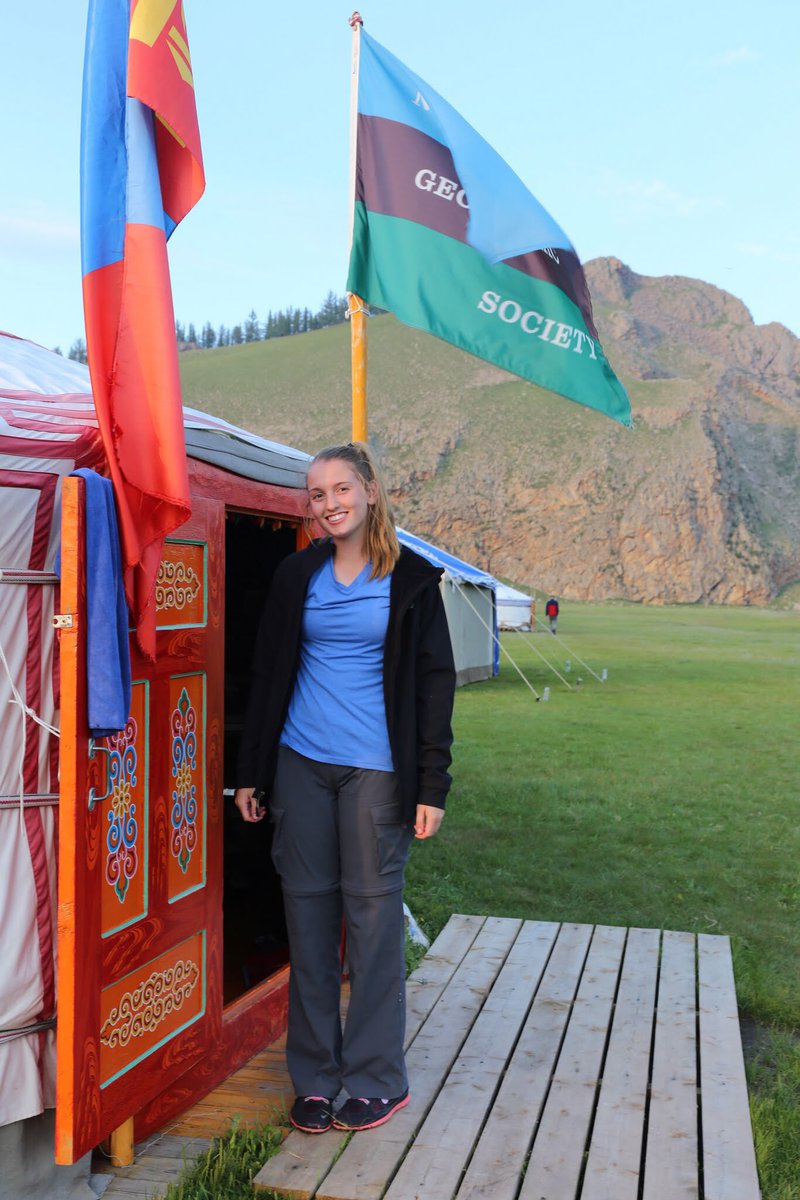 Emilyyshepard's tweet photo. pt2 of my Mongolian adventures🇲🇳🐎💖🏞 #NationalGeographic #ngamongolia #ngadventures https://t.co/tboOvG1Ffw