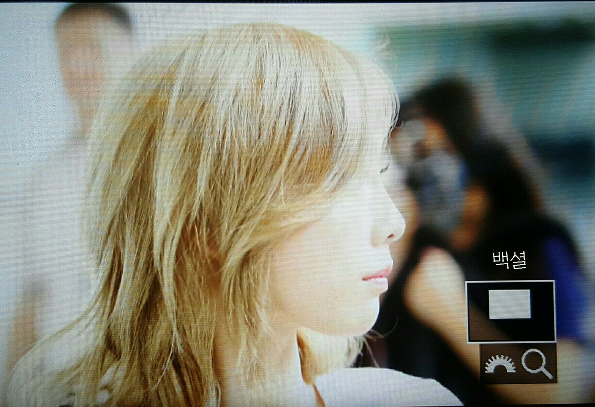 [PIC][05-08-2016]TaeYeon khởi hành đi Busan để biểu diễn 2 đêm Concert - "BUTTERFLY KISS" vào trưa nay CpEjCr3UEAAWVFZ