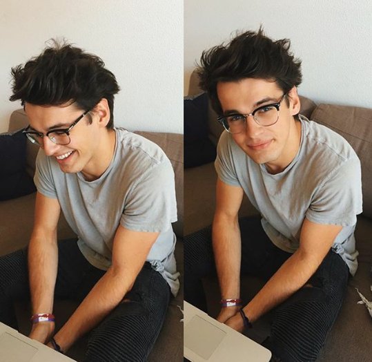 New fake
rt and fav please? 😌