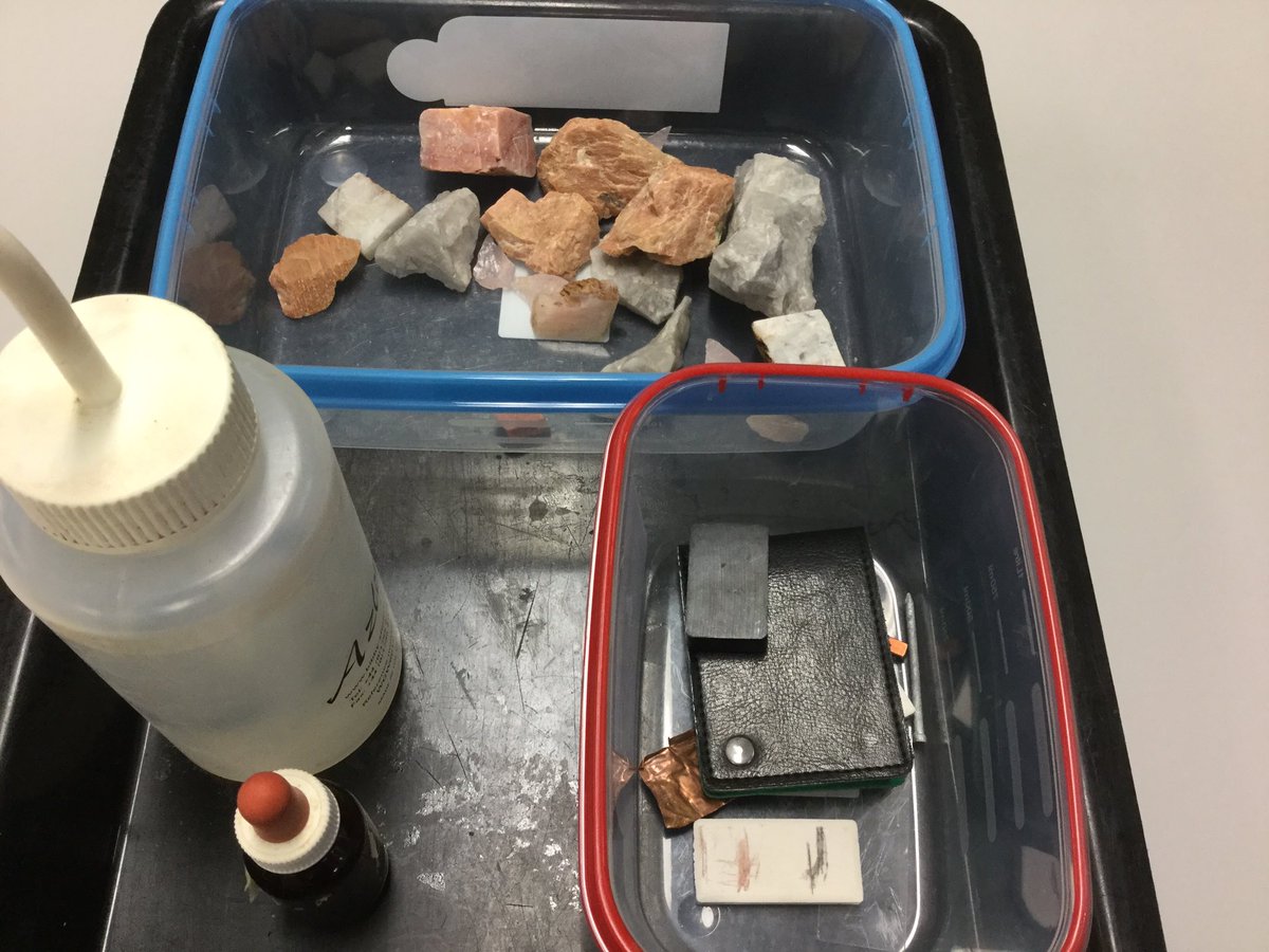JCUEssentialSci's tweet photo. Rock on SC1022! #EssentialScience #JCU https://t.co/OLuNuwCIhH