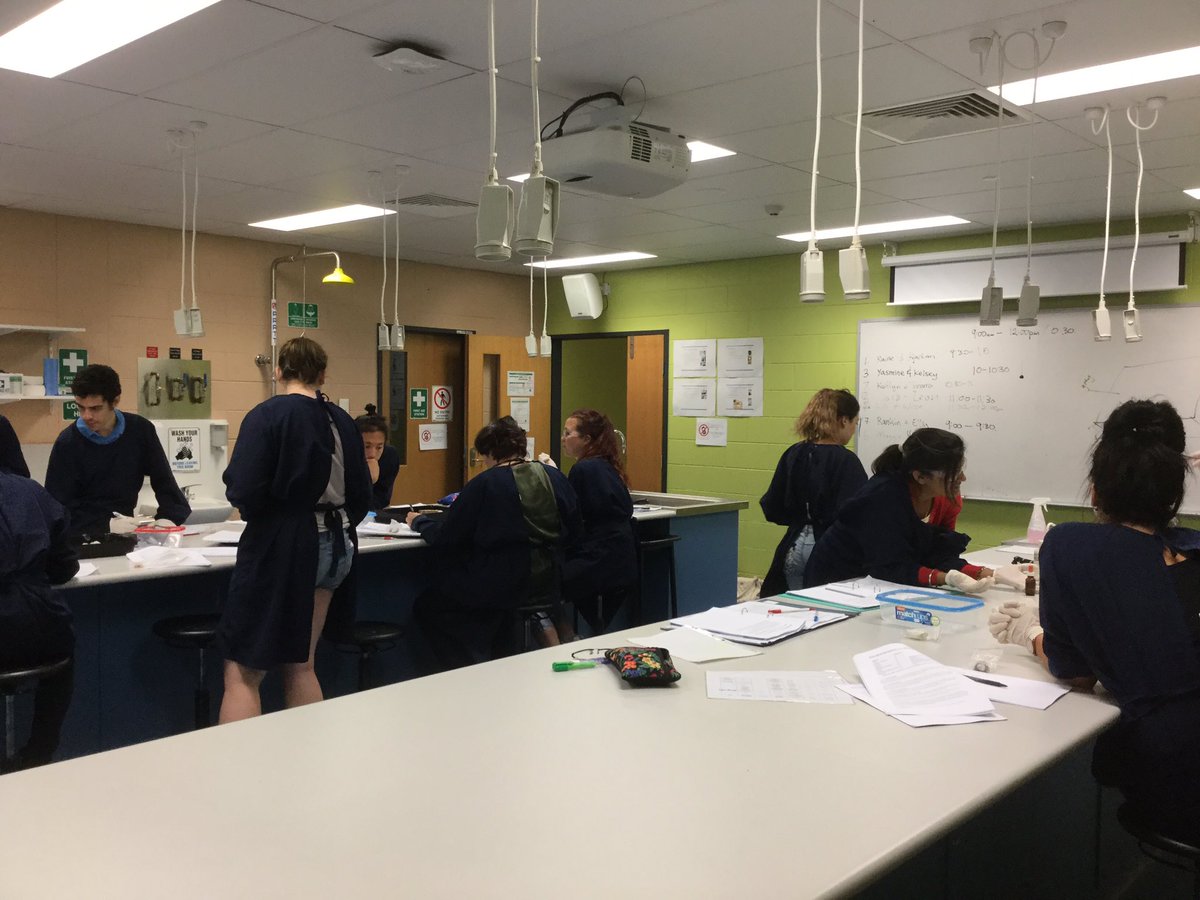 JCUEssentialSci's tweet photo. Rock on SC1022! #EssentialScience #JCU https://t.co/OLuNuwCIhH