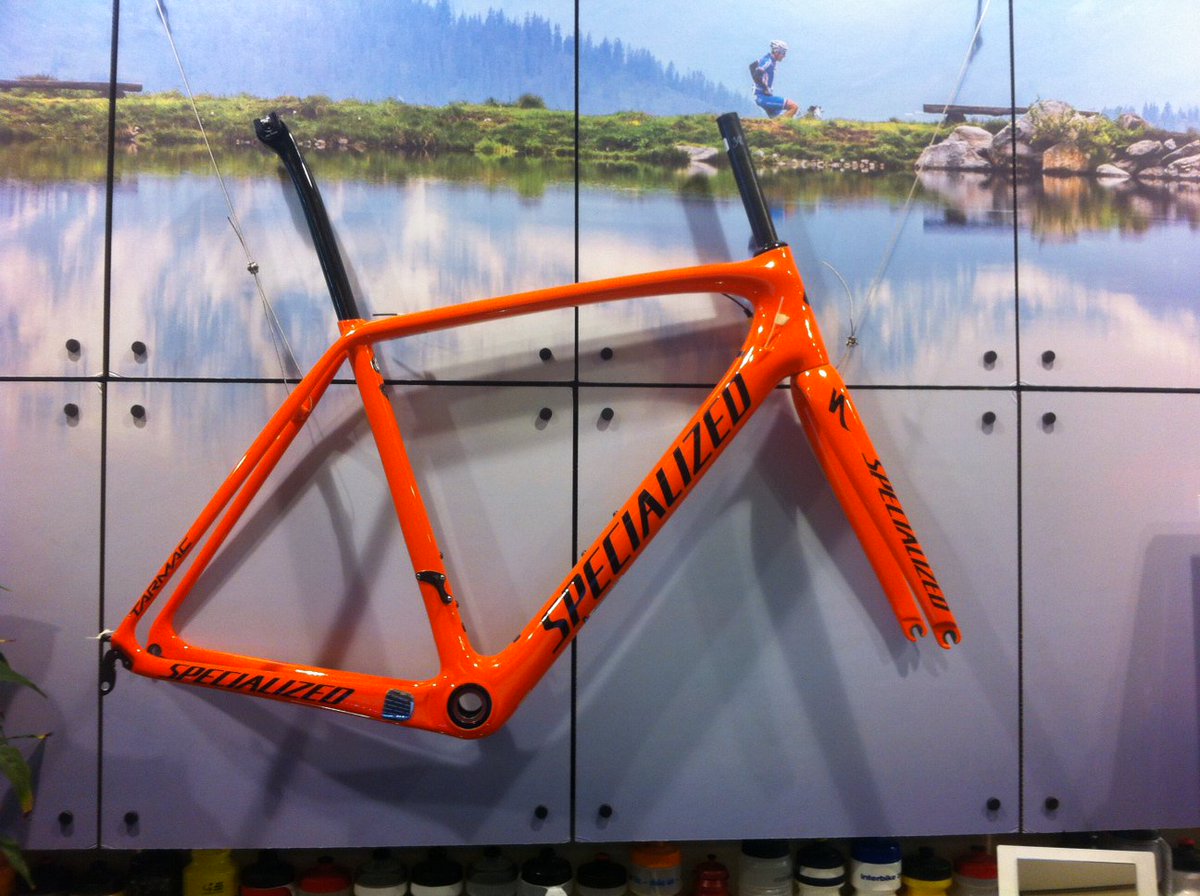 AshfieldCycles's tweet photo. Limited edition S-Works Tarmac Torch frame 56 cm in store now. It changes colour when the temp reaches 22C! https://t.co/nTvtxeyjV7