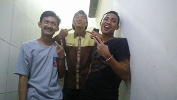 apipafrian tweet picture