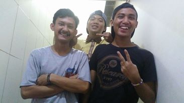apipafrian tweet picture