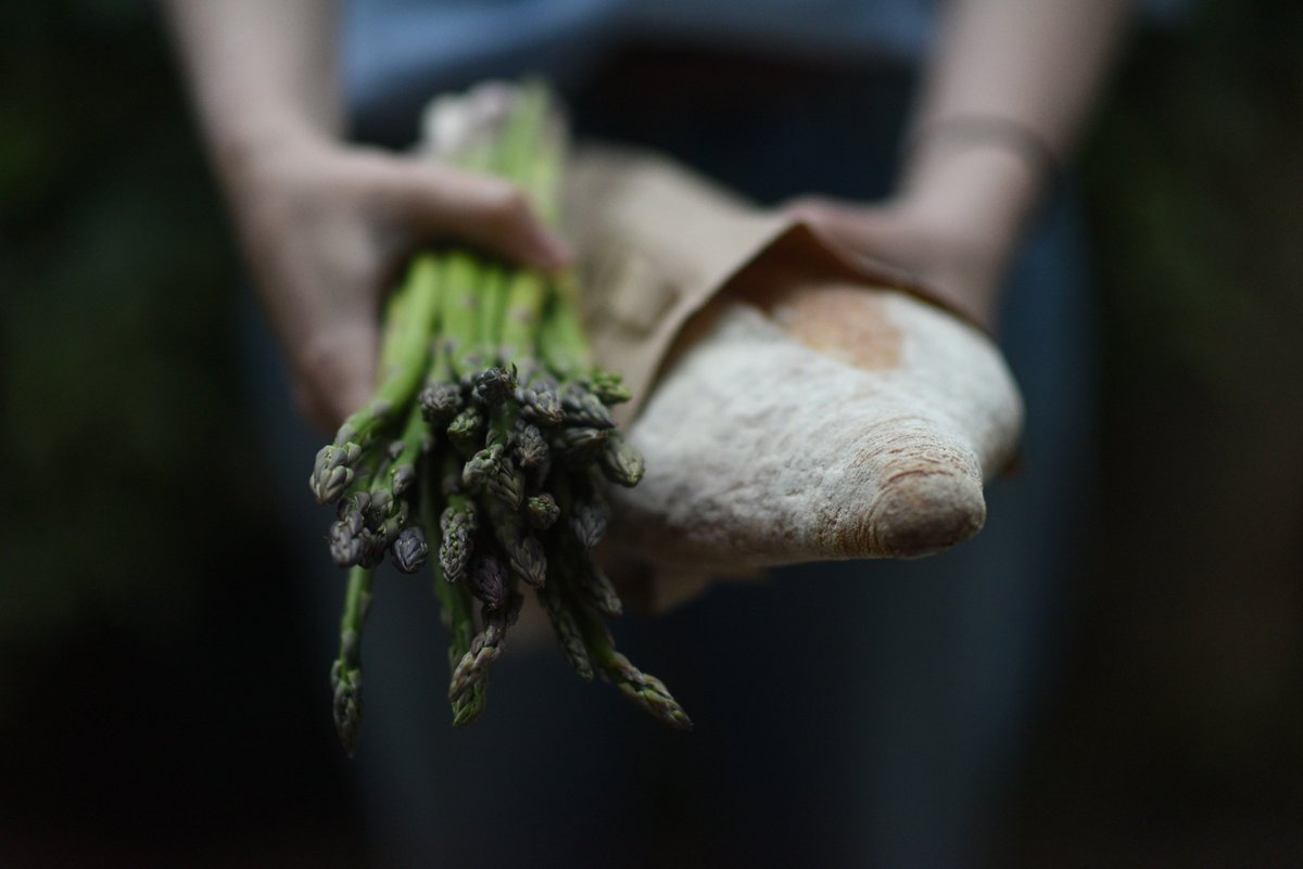 50% of #foodwaste in the UK comes from our homes. Not going to eat something? Share it, don't bin it. #wastenot