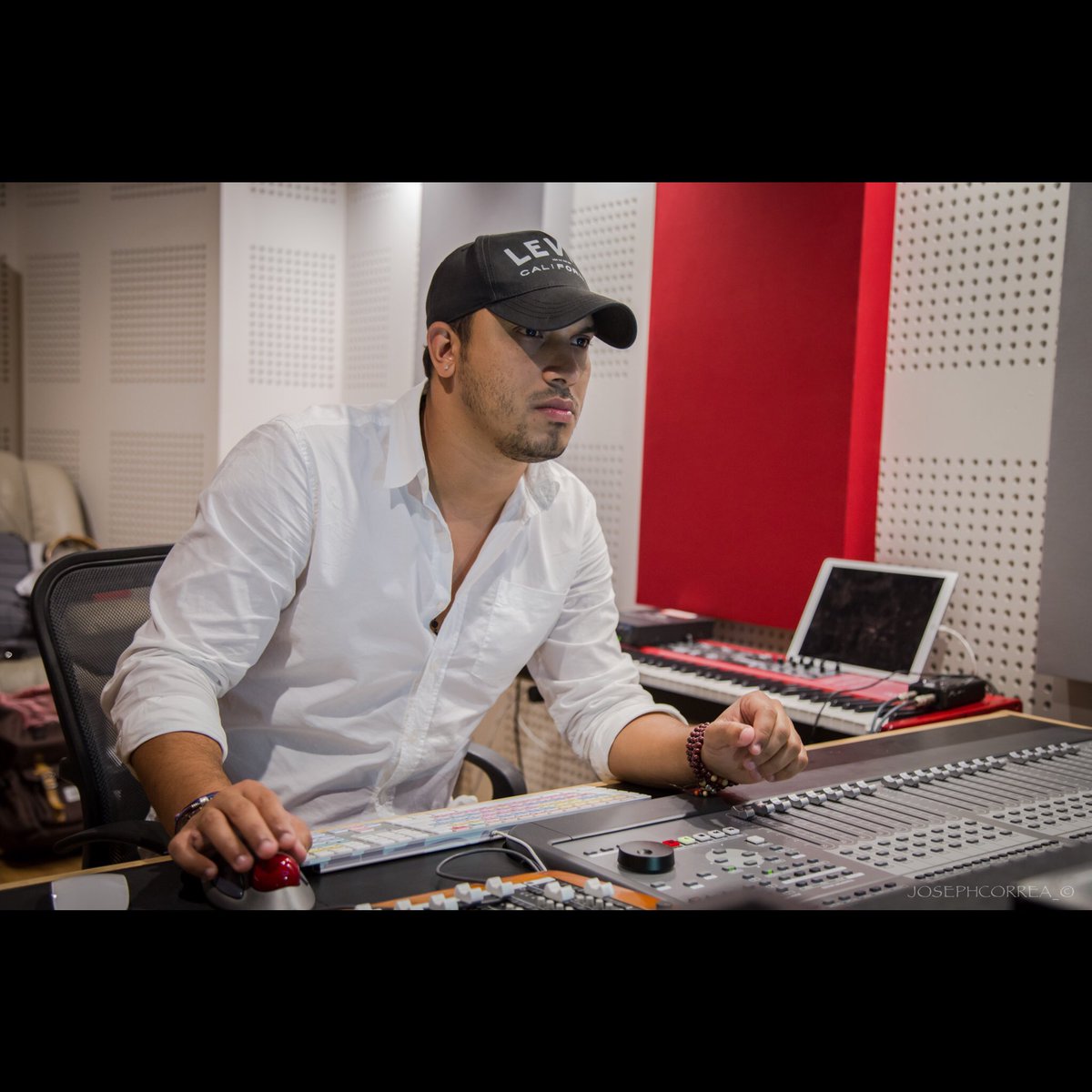 Jay Lugo (@jaylugoproducer) on Twitter photo 