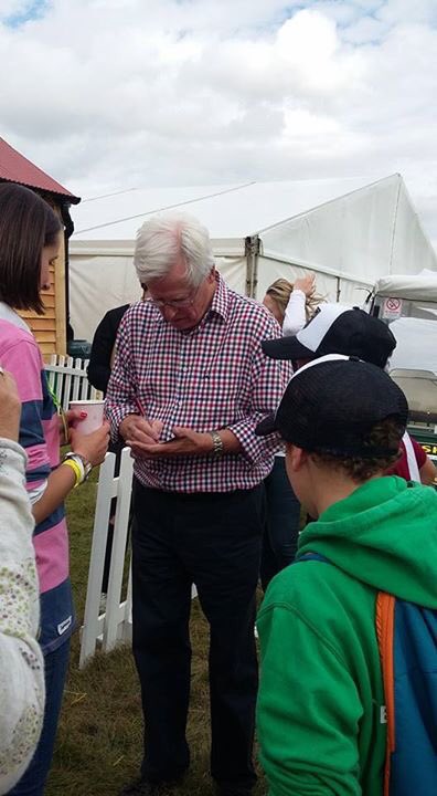 ForestSchoolFun's tweet photo. A great time was had @Countryfilelive @BlenheimPalace Even managed a bit of creativity 😀@ForestSchoolFun https://t.co/YaB0rmkpAK
