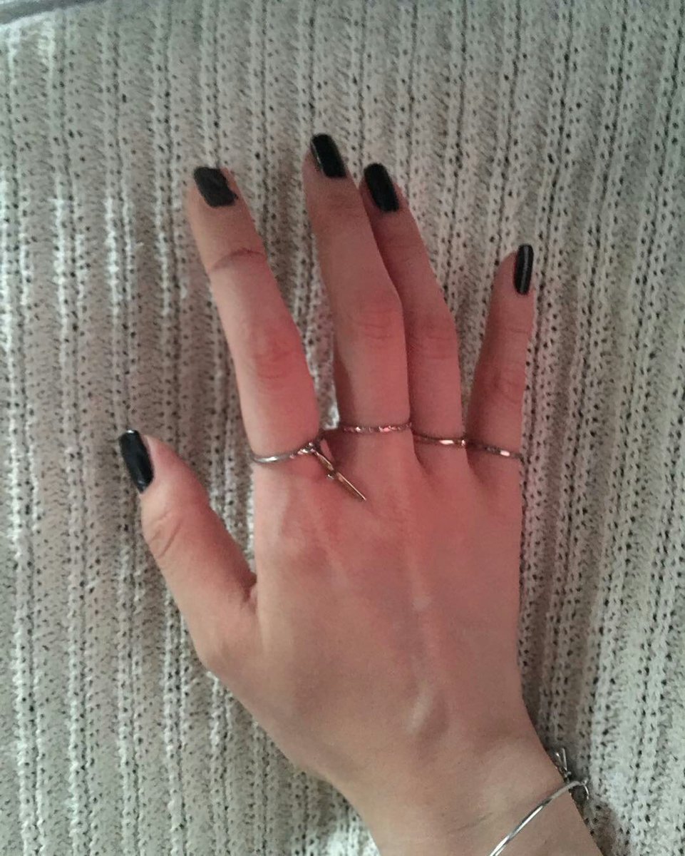 EM_HahmParkThai's tweet photo. Hyomin IG
hyominnn - 그래서 그냥 칠해봄. 감쪽같지요? #magicnail https://t.co/RFUtyF3fxe