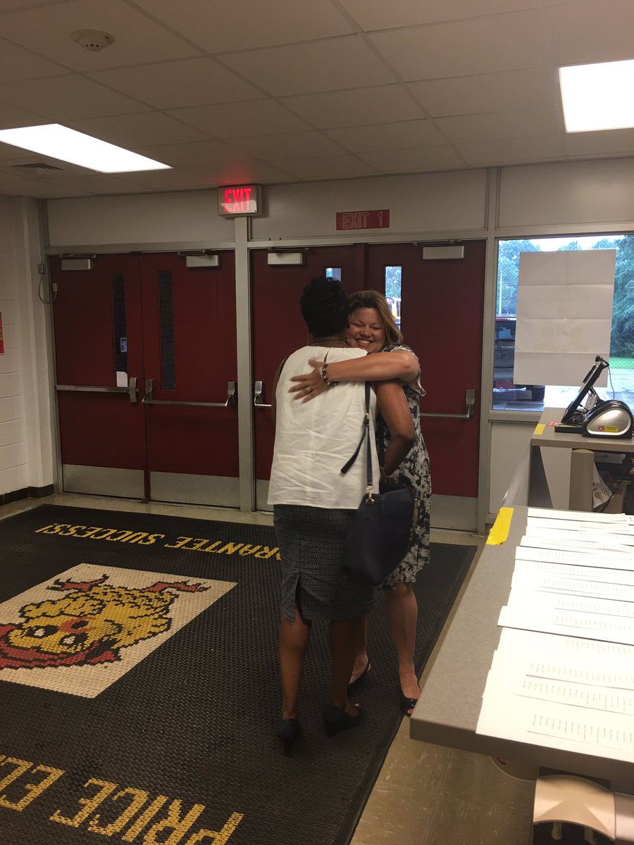 Staff so exited to meet their new principal <a href="/PriceOwls/">Price Elementary</a> at the back to school bash <a href="/tkonz/">Toni Tatman</a> <a href="/allisonsross/">Allison Ross</a> <a href="/jdm1906/">John Marshall D. Ed.</a>
