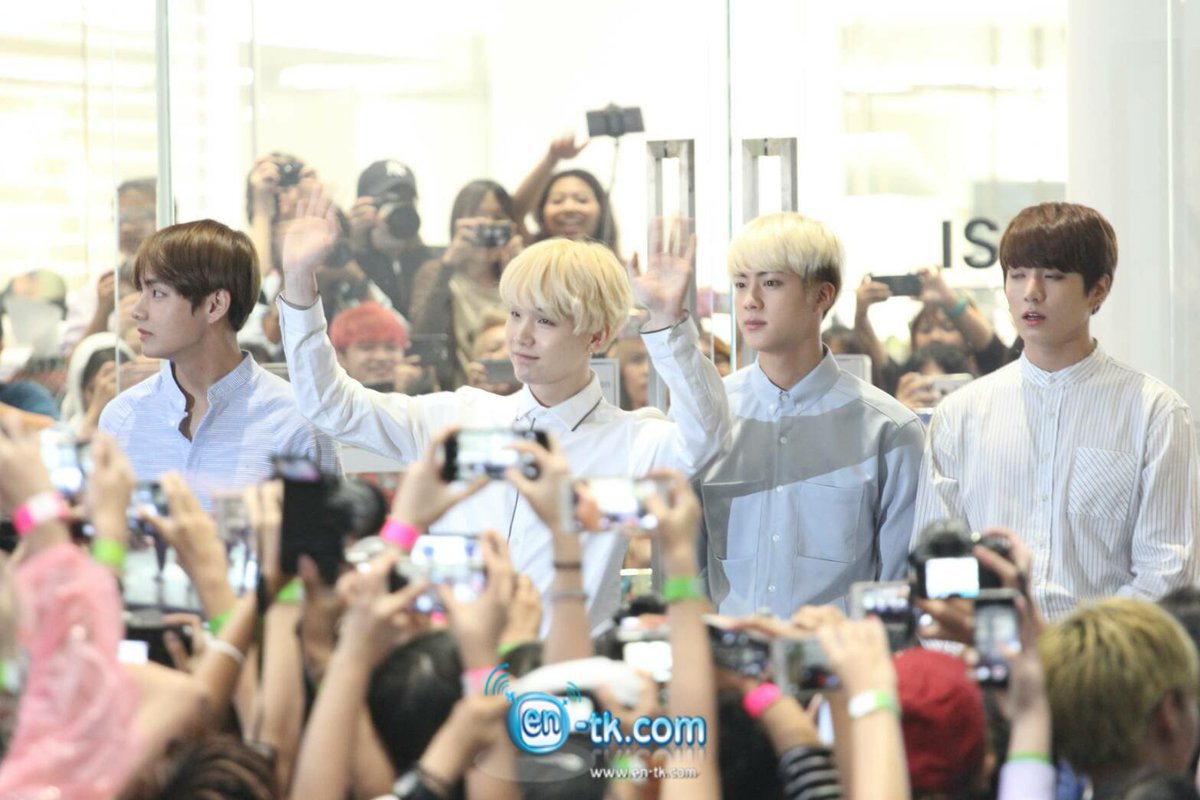 sugadt's tweet photo. PIC. 160805 태국 프레스콘 #방탄소년단 #슈가 #SUGA 🐢 ©entknews https://t.co/VdAyNZwuTD