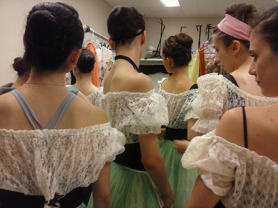 #Friday at #PINY - getting #performanceready!  facebook.com/PerformingInNe… #ballet #ajkunbt #Ballerina