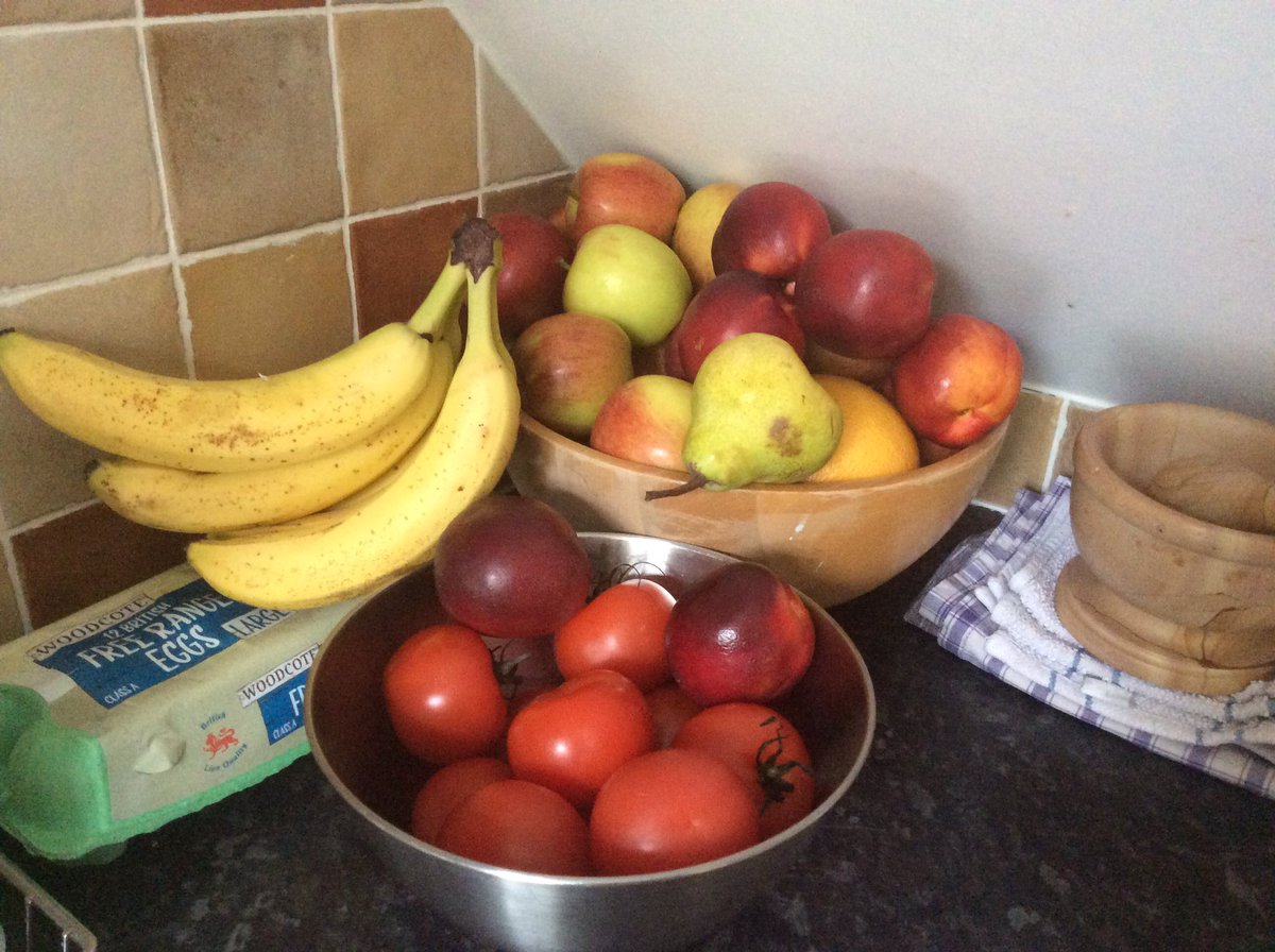 bagleybooks's tweet photo. The fruit bowl has become the fruit region this week. #fructopia https://t.co/00bdg11IEx