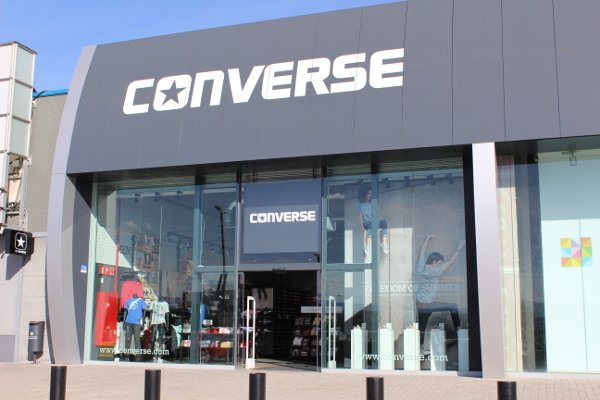 Kilimanjaro querido interior FunShop on Twitter: "Ha abierto en el @Madrid_Style una tienda @Converse  Outlet, justo al lado del @adidas Outlet que ya existía  https://t.co/U2EqZSmLRG" / Twitter