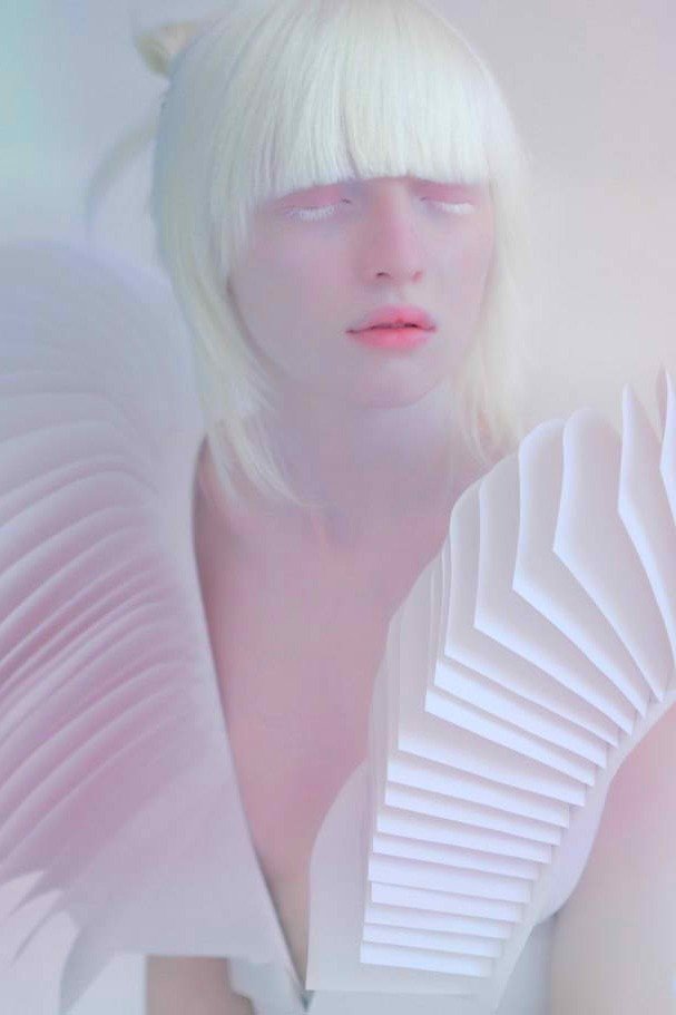 Кореец альбинос. Корейцы альбиносы Эстетика. Модель альбинос Алекса. Красивые кореянки альбиносы. Красивая альбинос с грудью