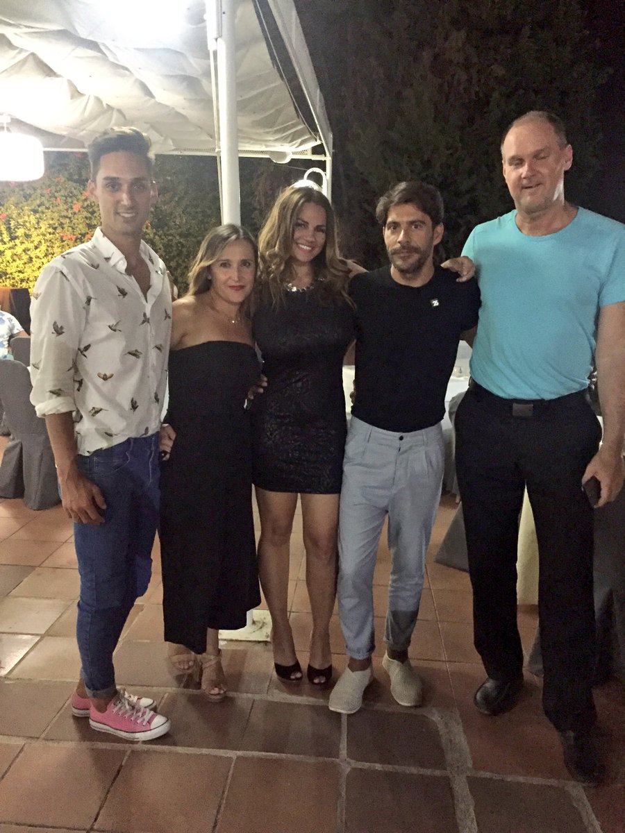 Cena en la mejor compañía <a href="/LolaTrianaPromo/">Lola Triana</a> @INFO_SylviaPant <a href="/LOURLUQUE/">Lourdes Luque</a> <a href="/TRH_Alcora/">@TRH_Alcora</a> <a href="/Valenzuela_SVQ/">Valenzuela Sevilla</a> <a href="/DSRBCN73/">DSRBCN73</a>