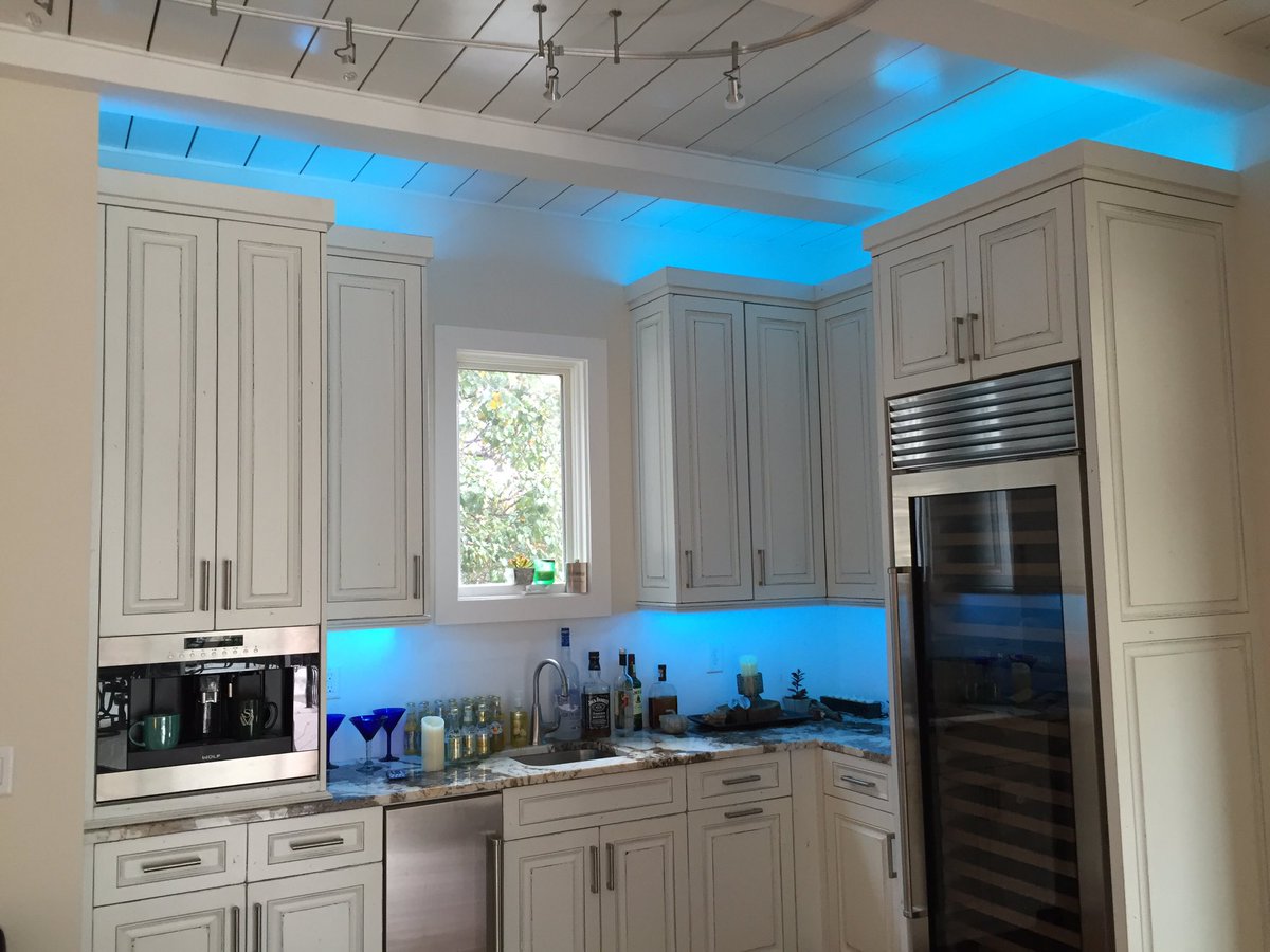 MJLuxuryImports's tweet image. SHOW YOUR TEAM SPIRIT! RailTechLED Lighting. 

#PanthersNation
Save 25% Now!
#KeepPounding 

MJLuxuryImports.com