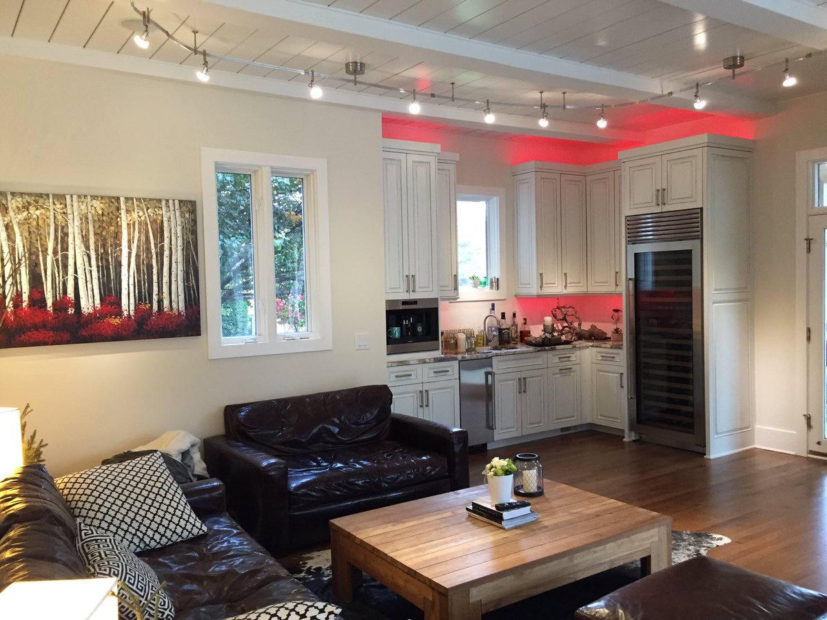 MJLuxuryImports's tweet image. SHOW YOUR TEAM SPIRIT! RailTechLED Lighting. 

#PanthersNation
Save 25% Now!
#KeepPounding 

MJLuxuryImports.com