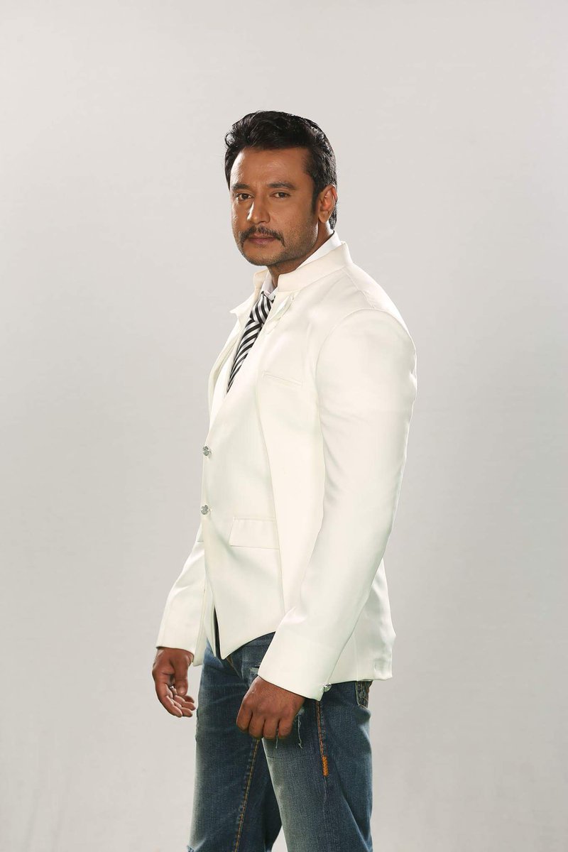 CSDForAReason's tweet photo. Stilss from #JagguDaada @dasadarshan @sharadasrinidhi @raghavendrahe15 @Dbeatsmusik @srujanlokesh https://t.co/Btbjl99ZVB