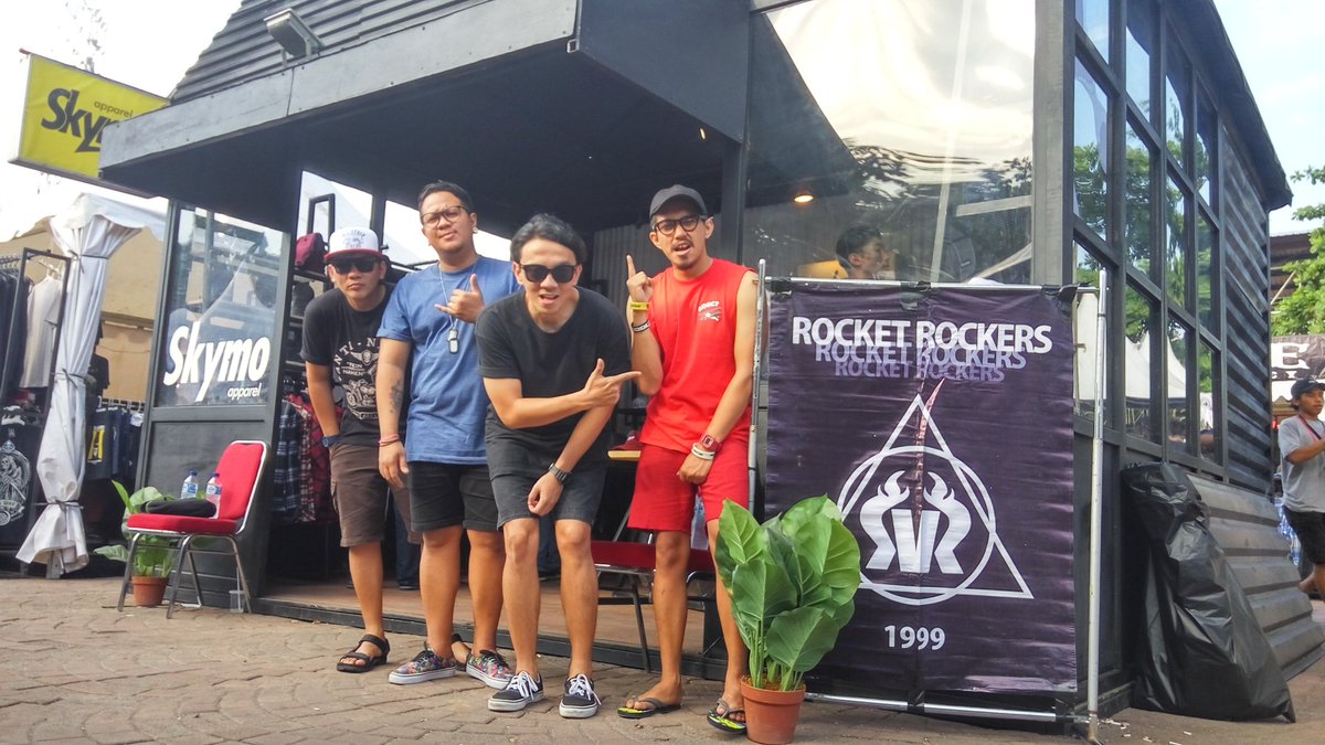 yooo Bali kita udh di <a href="/JakCloth/">JakCloth</a> Goes To Denpasar 2016, belanja produk <a href="/rocketrockmerch/">Rocket Rockers Merchandise</a> di booth <a href="/SKYMOapparel/">SKYMO APPAREL</a> serbu!