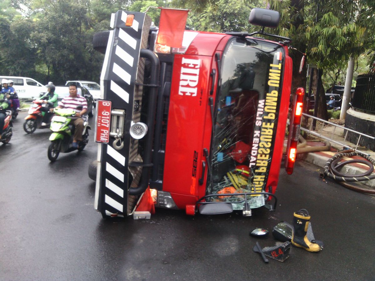 TMC Polda Metro Jaya tweet media