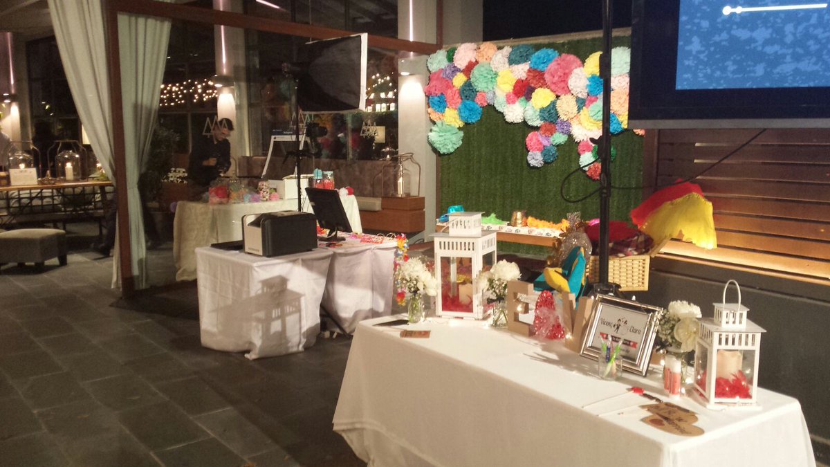 miraparty's tweet photo. Aún puedes contar con Miraparty en tu boda. ¡Contacta con nosotros sin compromiso! #bodas #photocall #photobooth https://t.co/Ra6hCH84C6