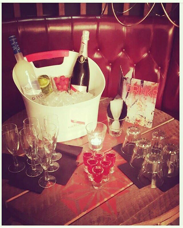 CoreBarLondon's tweet photo. #FRIDAY #FREEBIE #COMPETITION #GIVEAWAY #RT&amp;#FOLLOW FOR A CHANCE TO WIN OUR VIP Tube PACKAGE #DestinationCore https://t.co/67dM0tNyLj
