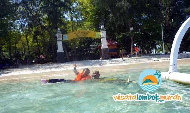 wisataonline's tweet photo. Asiknya Snorkeling di Wisata Gili Nanggu Lombok.
Info lengkap >>https://t.co/hJko9HuTLY https://t.co/zw4O6iYeCP