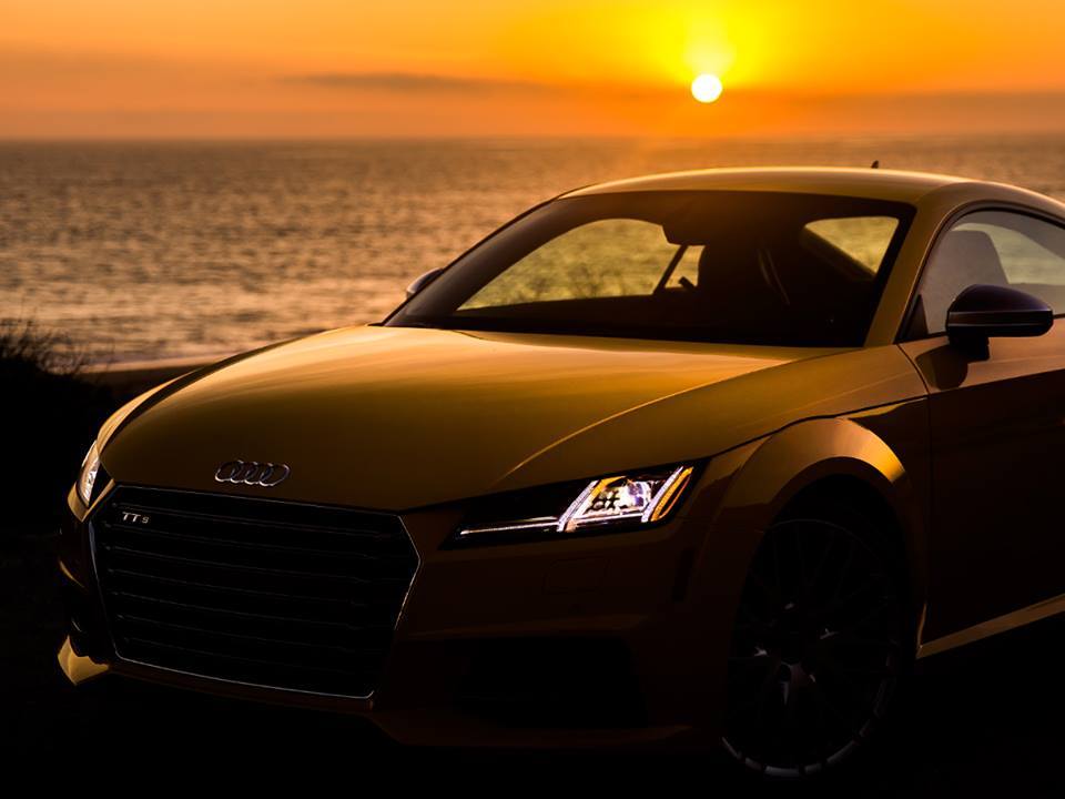 ClientesAudi's tweet photo. Este fin de semana tenemos primera fila para la puesta de sol, es la hora de #AudiLED #TTS https://t.co/AuZCRN0QBt