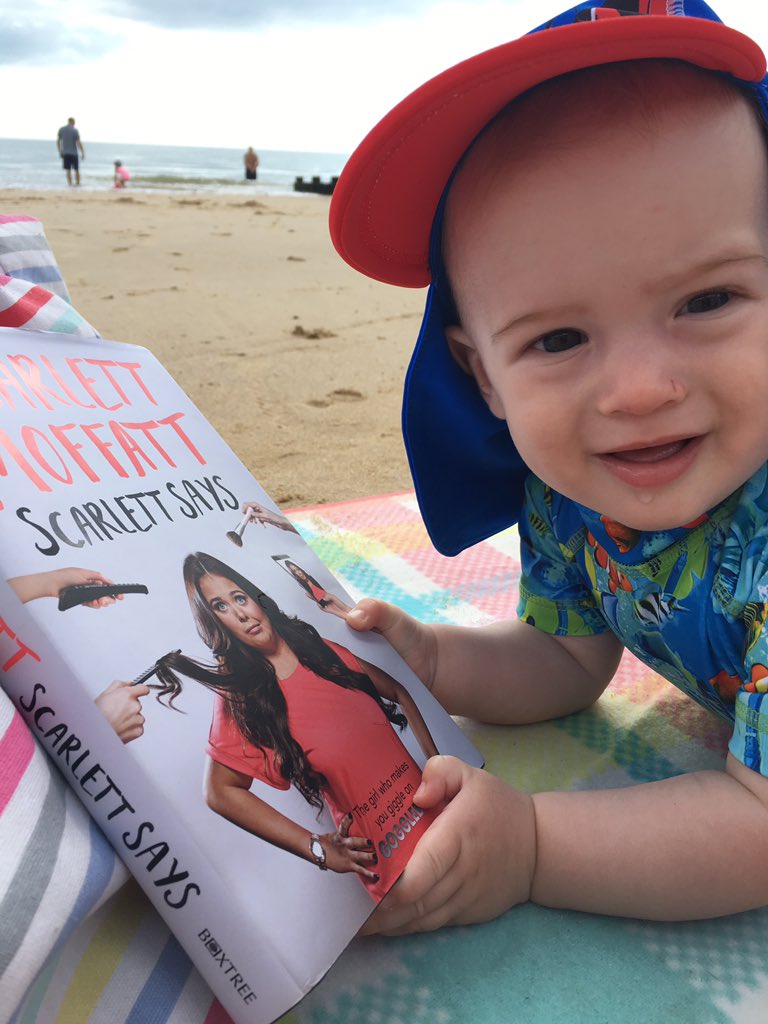 Danielleink27's tweet photo. @ScarlettMoffatt my baby boy is wanting to read your book 😄 https://t.co/YdK6PEf2eg
