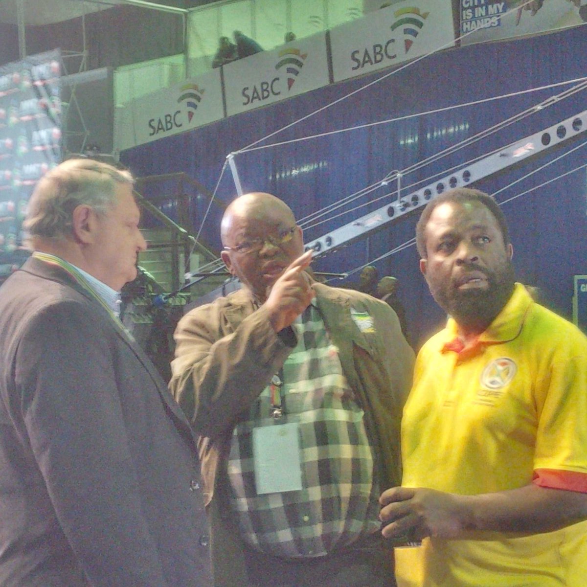 KaraboKTL's tweet image. Coalition talks? Gotta love #Elections2016 @cnbcafrica #YourVoteCounts410