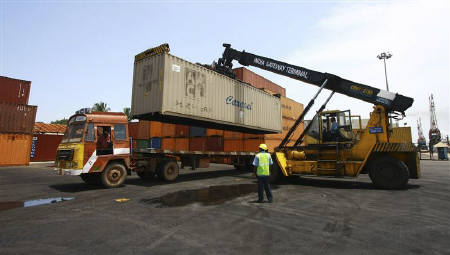 InvGurInd's tweet image. #SicalLogistics Q1 - Net Profit At Rs.7 Cr Vs Rs.2.8 Cr (YoY); EBITDA Margin At 14.8% Vs 15.3% (YoY)