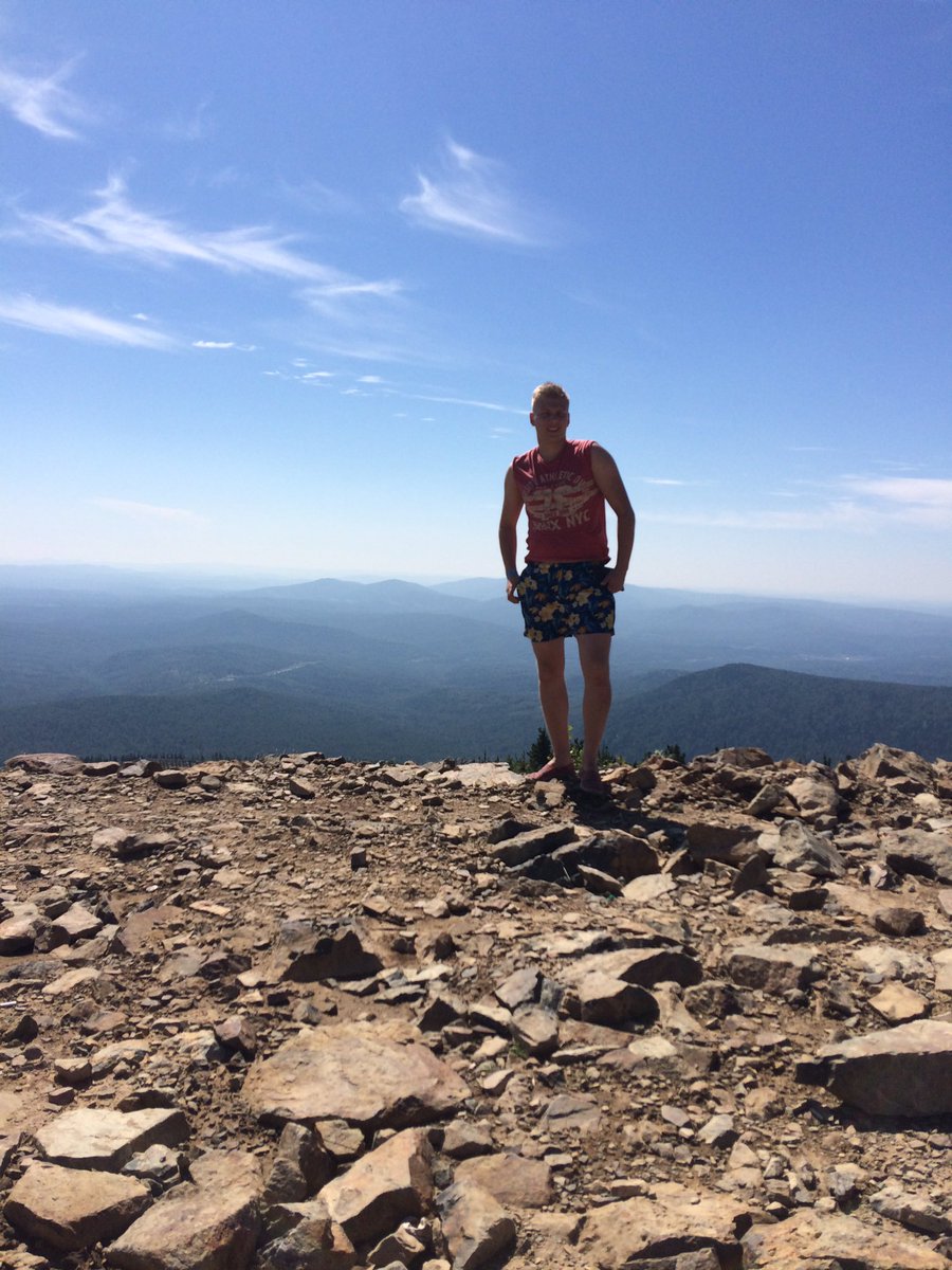 MOSHINO1997's tweet photo. #MaxBus https://t.co/nBcQzM7Ha8