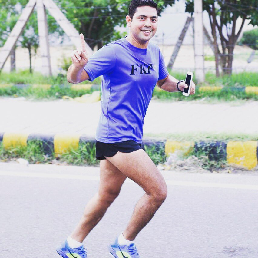 fitcircleapp's tweet photo. Heroes Among Us - Manu Kalra click here to know his story- https://t.co/Y3s6zNXtUt
#FitnessFriday #FitCircle #Freak https://t.co/Dnu6xNDRnw