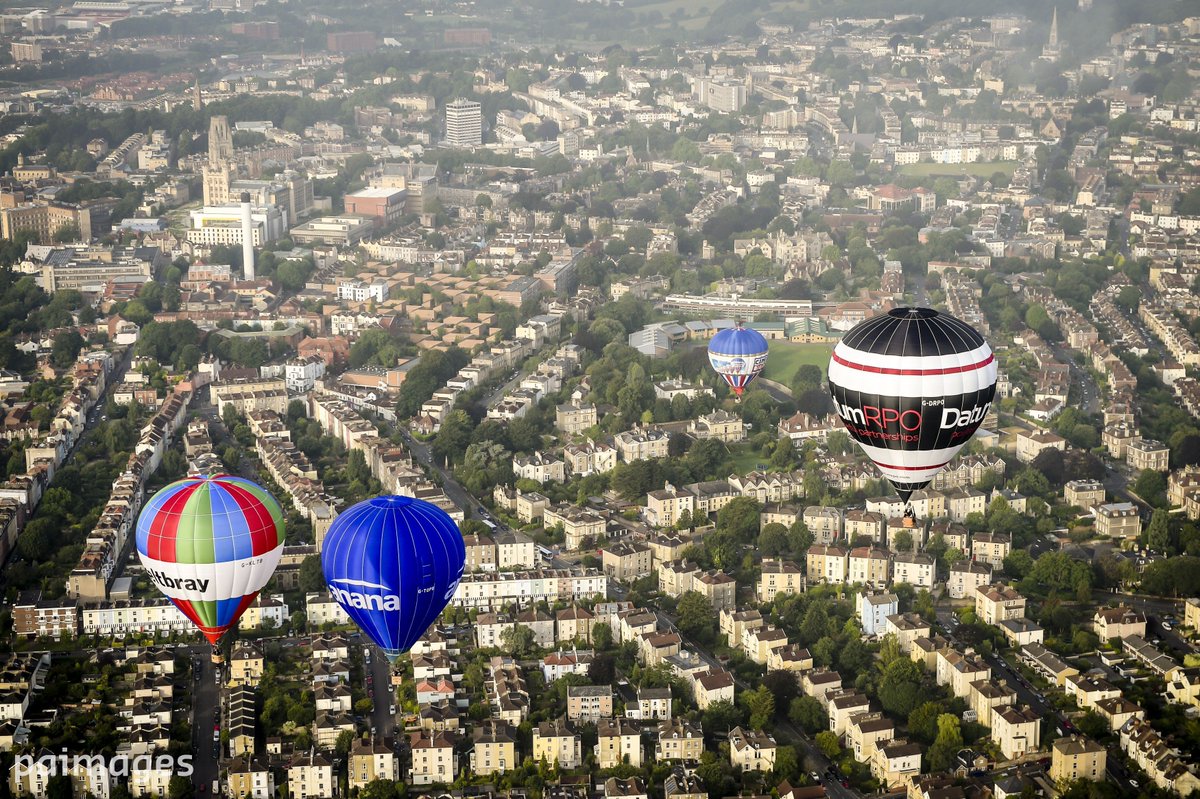 PA's tweet photo. Photos from Bristol International Balloon Fiesta by @BenBirchallUK https://t.co/rR5ZuOuHOy