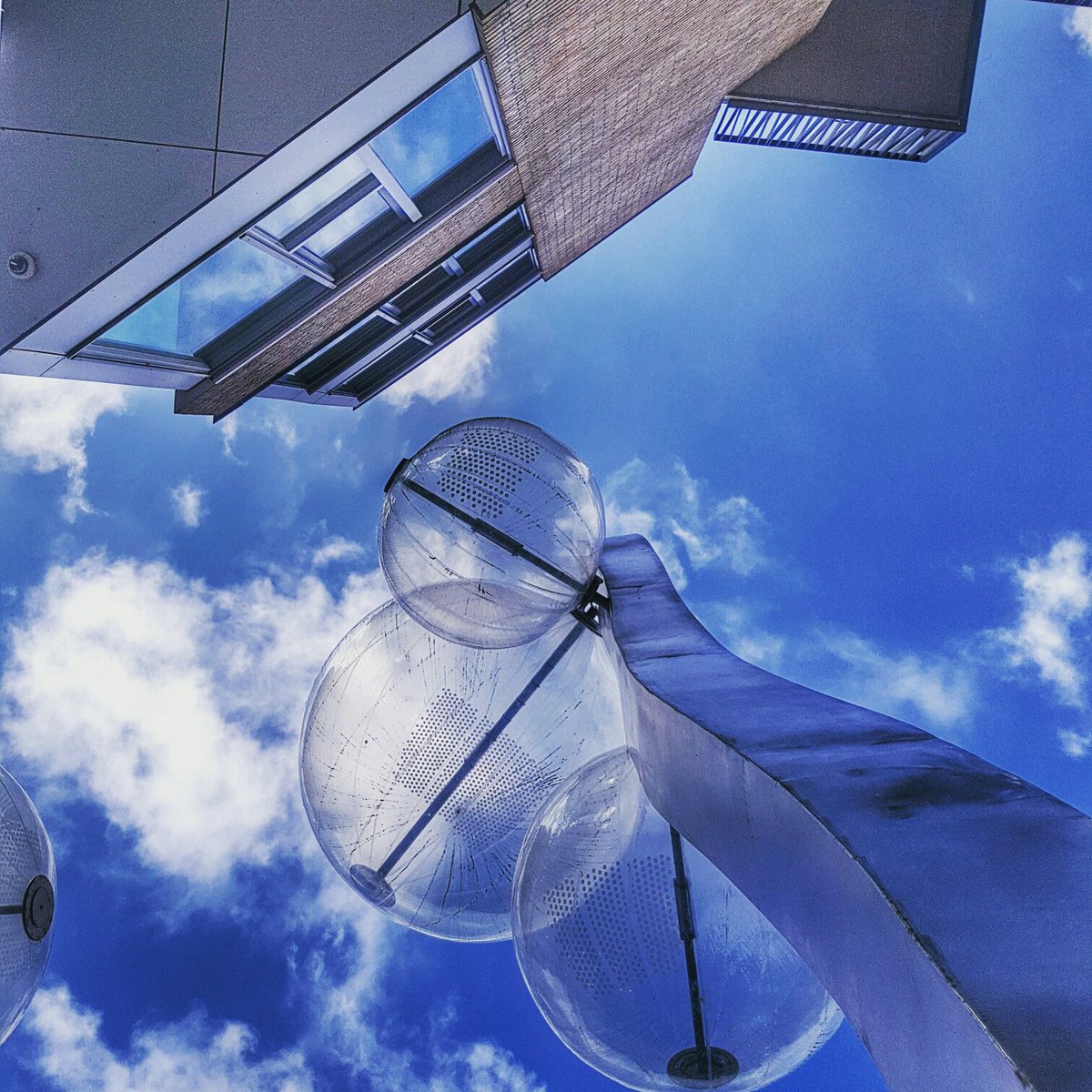 De Bellenblazer bij theater #Prismare op het #Roombeek #Enschede