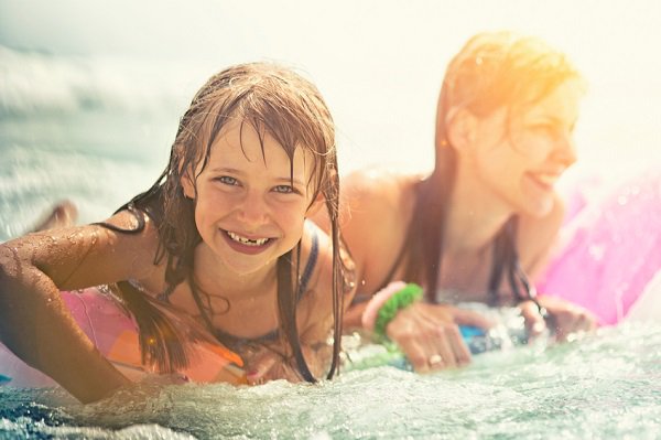 BCBSNebraska's tweet image. Post your vacay pics when you get home - social sharing leaves digital footprints for criminals #smartsocialmedia