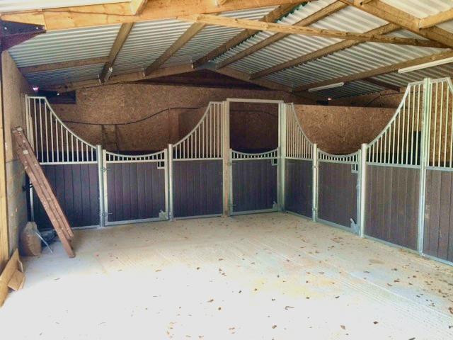 WStables's tweet photo. some of our curved fronts in place... https://t.co/2NvMmvUsJ6