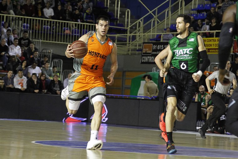 GIGANTESbasket's tweet photo. El @BFuenlabrada anuncia la renovación por una temporada de Álex Llorca. "Voy muy motivado", dice el escolta https://t.co/bio31K27Mt