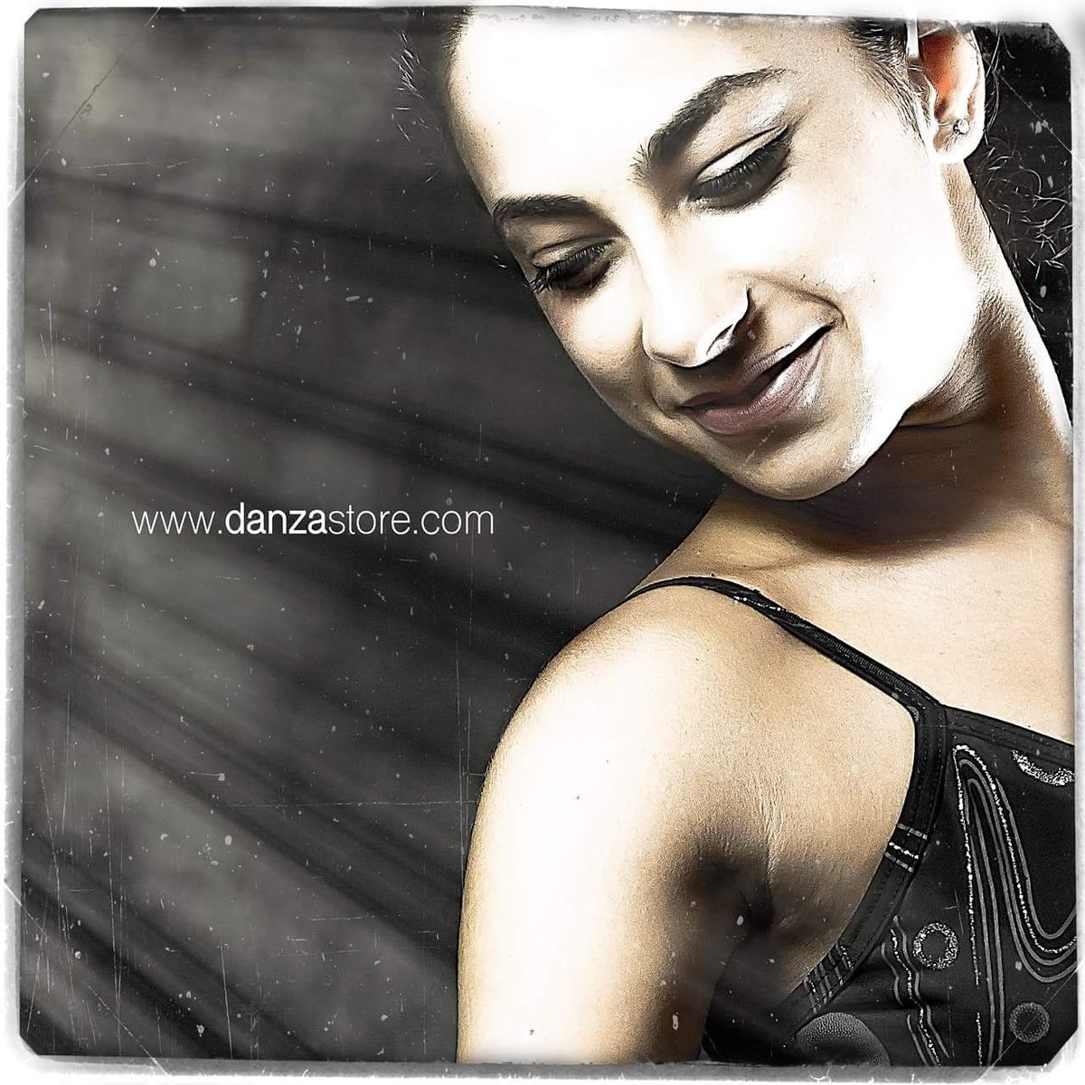 MedeaDanzaStore's tweet image. danzastore il tuo negozio di abbigliamento accessori e servizi per la danza
Registrati su danzastore.com