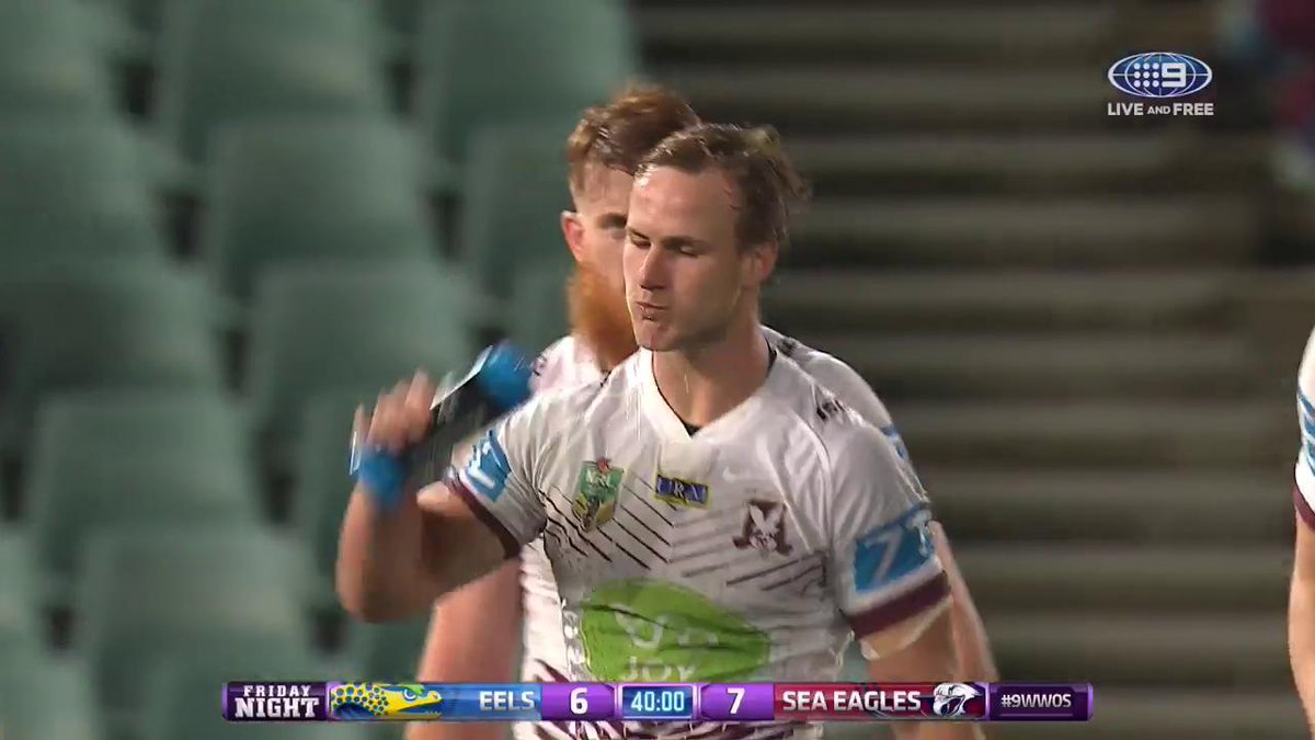 wwos's tweet photo. Cherry-Evans kicks a field goal on the siren as Manly go to HALF-TIME with 7-6 lead. #NRLEelsManly #9WWOS https://t.co/NUHfPfMvyh
