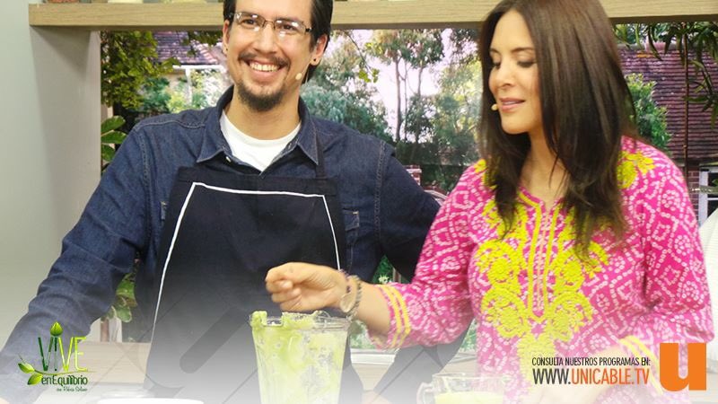 ProgramaVive's tweet photo. Una crema de apio no se les antoja para esta temporada? Estamos con @rebeccasolano y el chef #AlbertoSalgado 😛 https://t.co/B0WKulo4gp