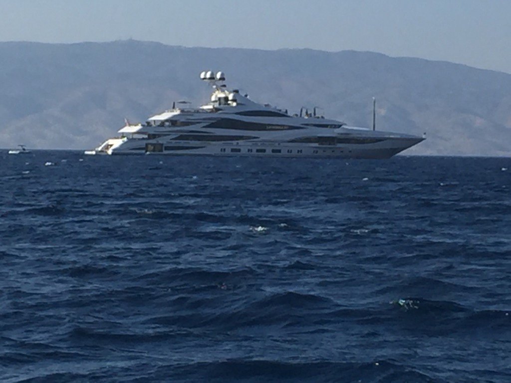 jonsnowC4's tweet photo. Just passed Sir Philip Green's Ljonheart at anchor off Hydra. BHS workers' pension cash keeping this one afloat? https://t.co/6XvjGmDrhw