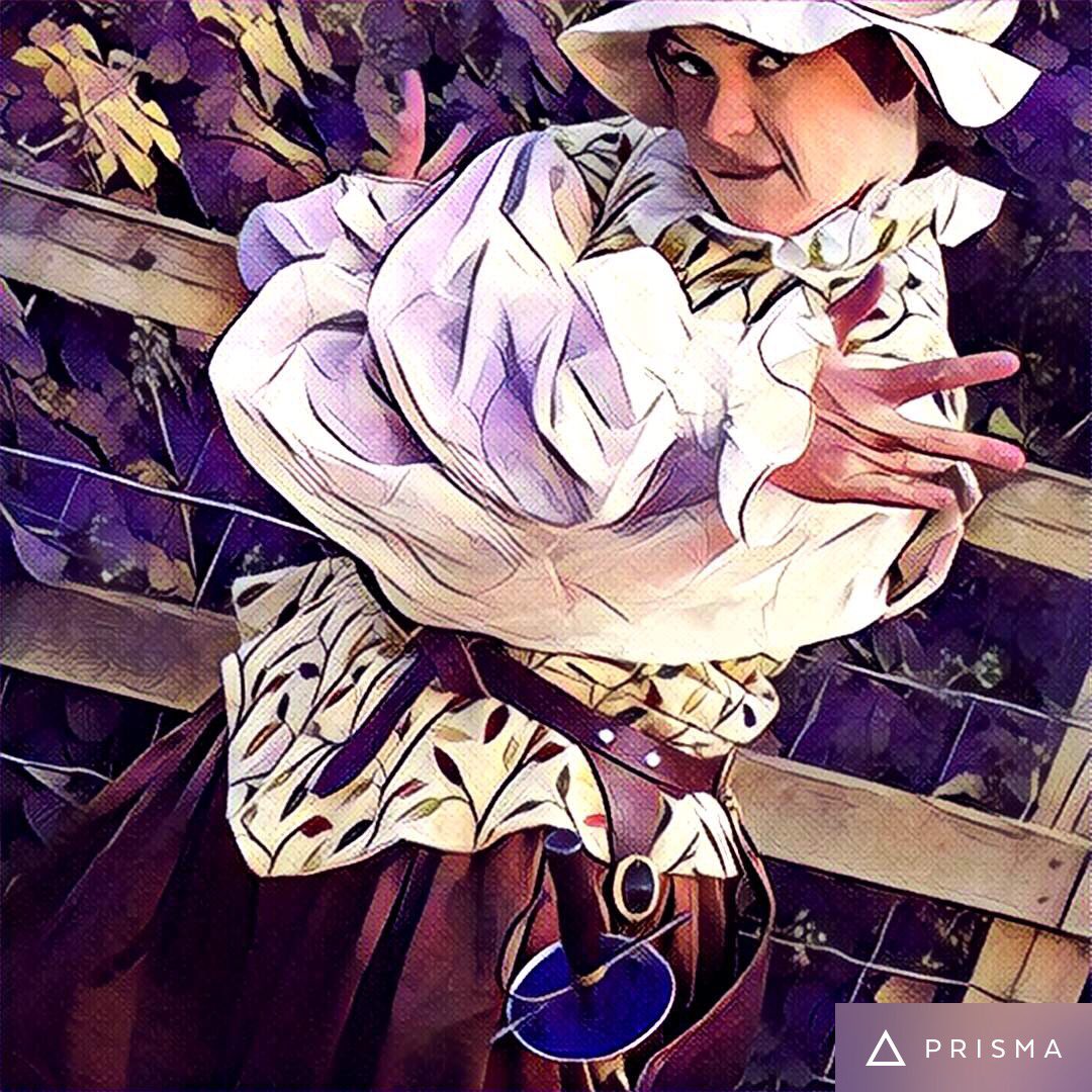 AmyPuttVoice's tweet photo. Loving the #prisma action on this pic from #twelfthnight #viola #twins #crossdressing #shakespeare #prismapic #cool https://t.co/KSOZCy0G6o