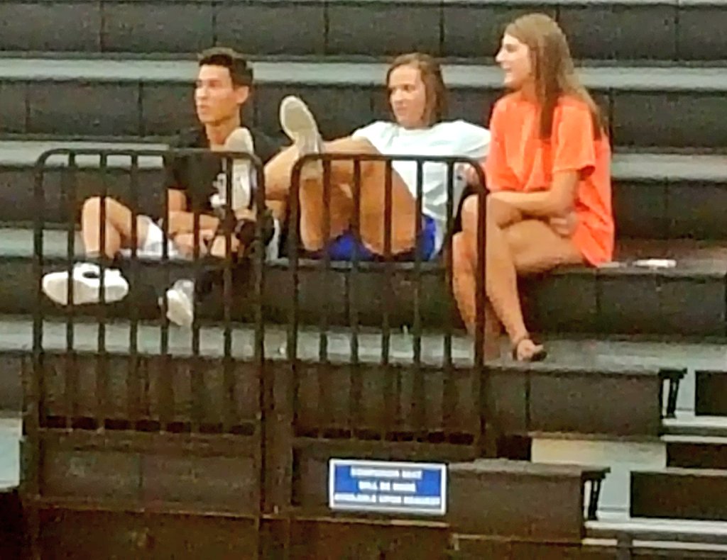 FanstandATX's tweet image. S/O Kilpatrick on supporting #CedarRidge this morning 🏐💜