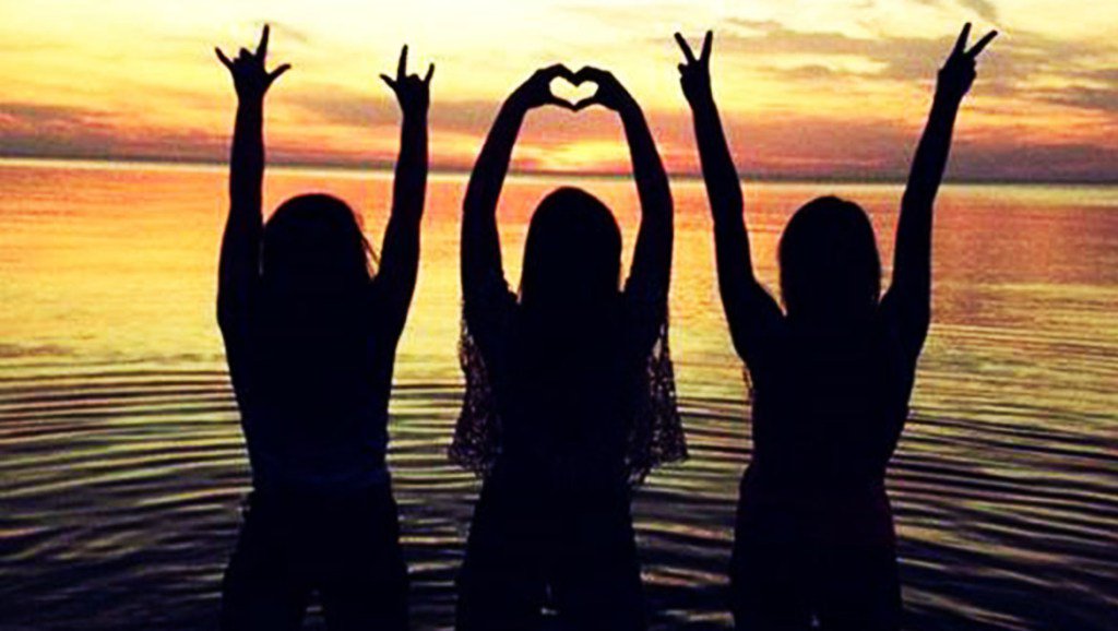 AleMOMAStyle's tweet image. Amiche, un anno dopo, a 30 anni #trentennamenti #momastyle momastyle.com/trentennamenti…