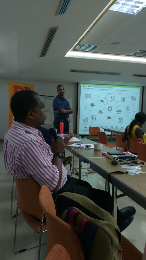 afroinnova's tweet photo. #Diaspora Phill Thompson & Yorman Nuñez inspiring us!#EICLab2016 @ManosVisibles @ciat.ecoefficient @CIAT_ @MITCoLab https://t.co/bmDZih449J
