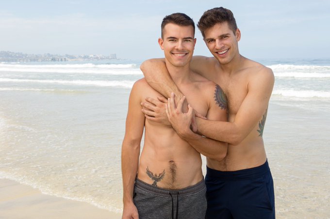 Jess & Graham have hung out before. Tonight they get to fuck! --> https://t.co/lklojyO3Jd #Gay #Gayporn