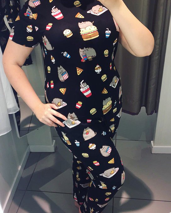 Can we take a moment to appreciate these cute @Pusheen PJs please? #pusheen @hm https://t.co/8PO2lVK<a href="/tag/pusheen"class="tags"><span>#pusheen</span></a>