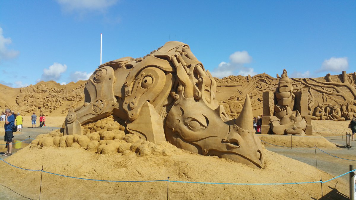 sidi4don's tweet photo. Rzeźby w piasku. Sandskulpturfestival, Søndervig 2016
#dk #urlop2016 https://t.co/Q4Gkfon4Ql